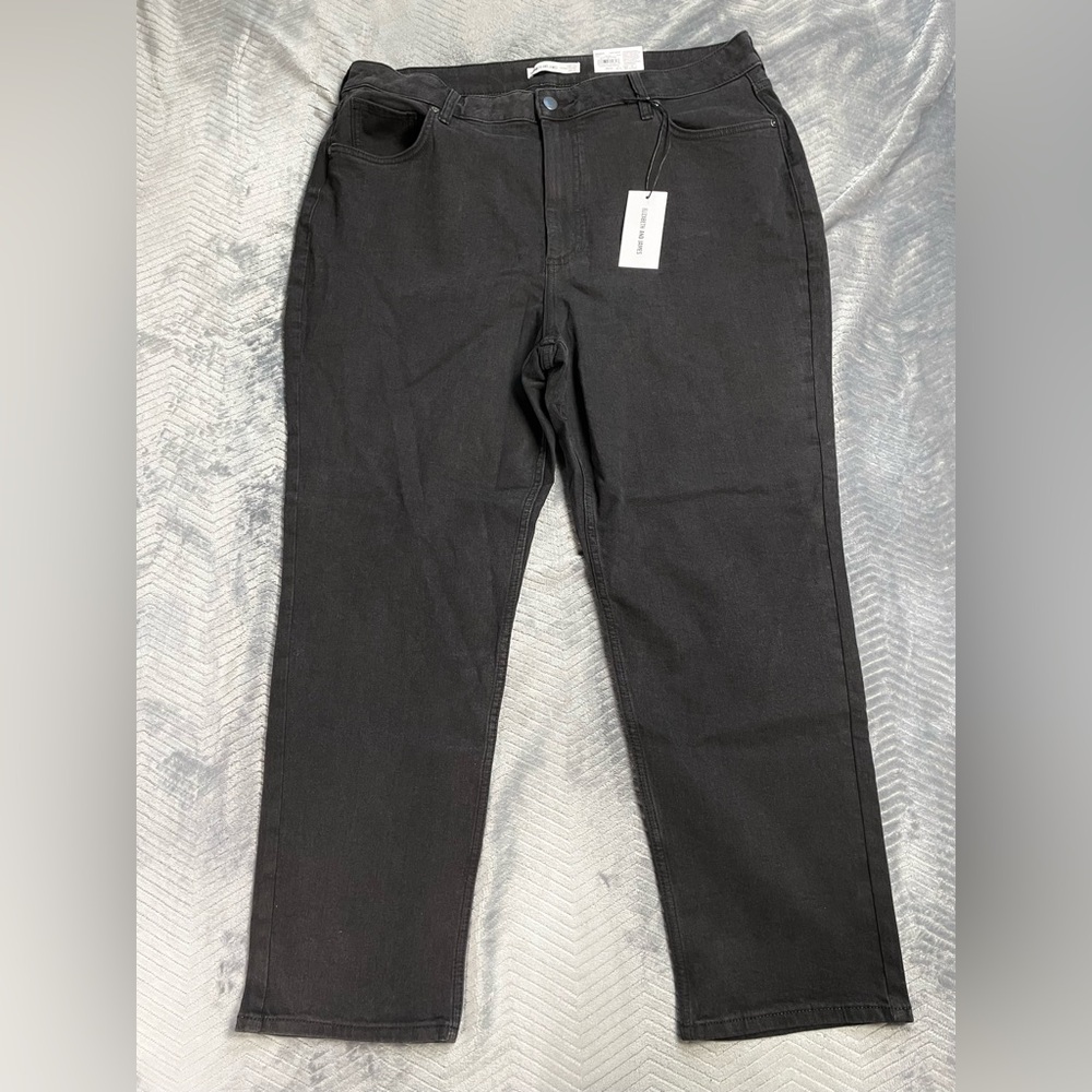 NWT Elizabeth and James High Rise Vintage Straight Jeans Distressed Black